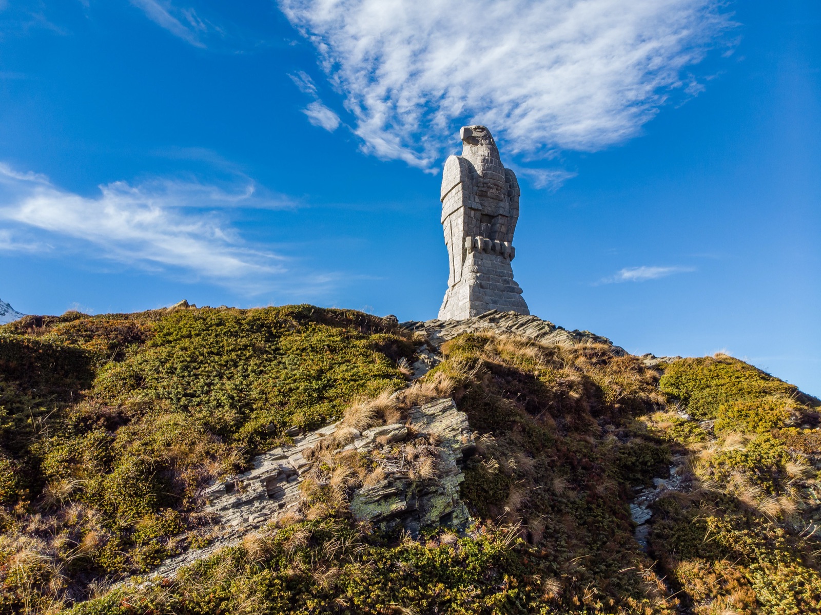 El águila de piedra